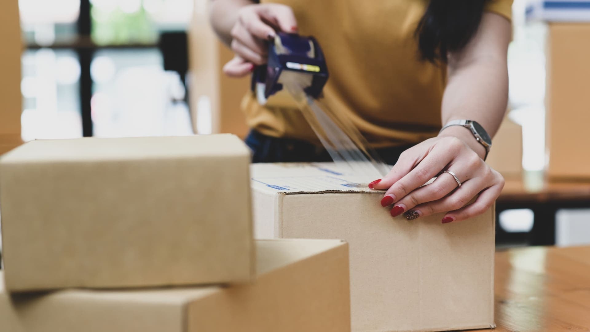 8 Types of Shipping Methods for eCommerce in 2025