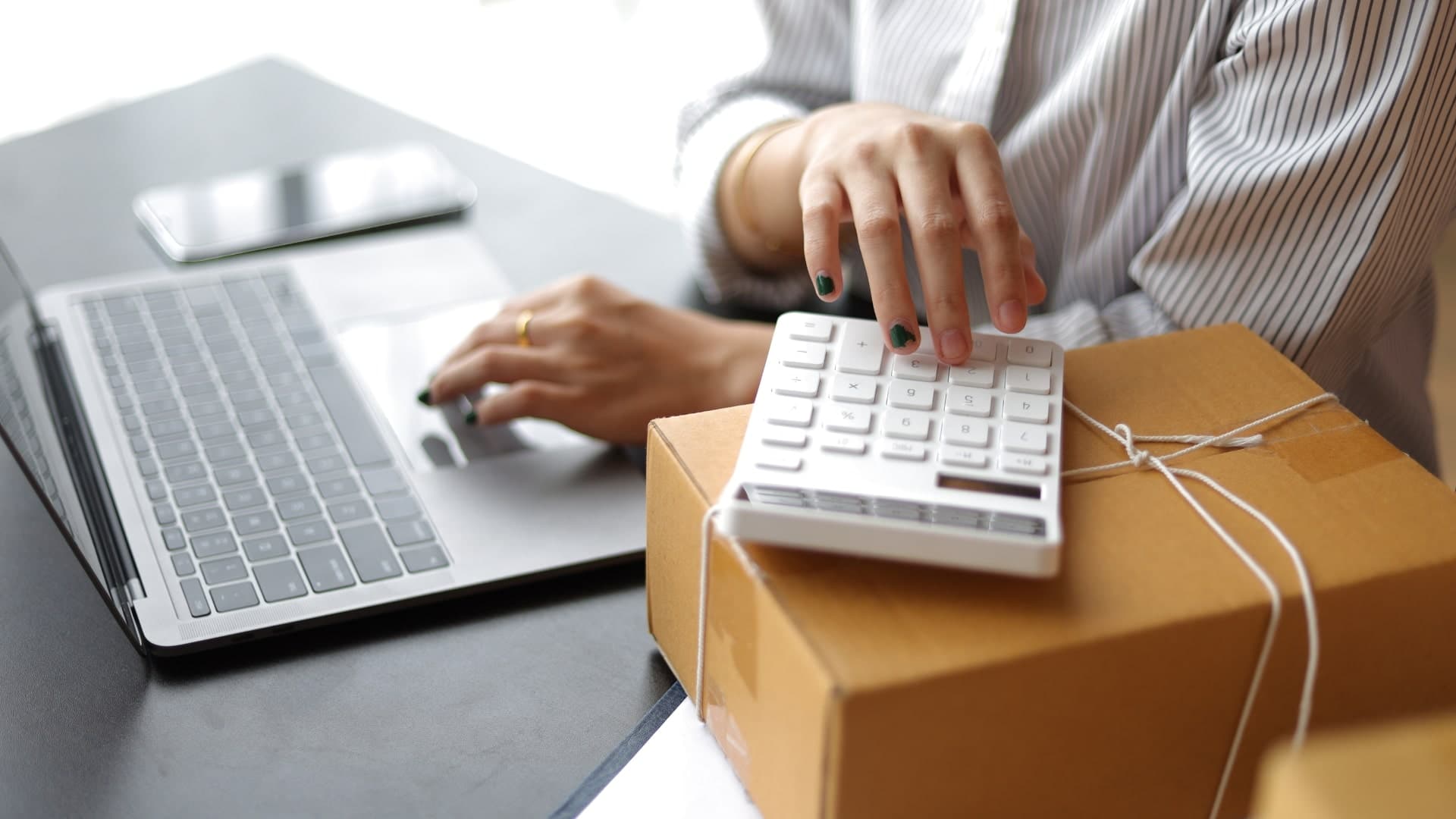 How to Calculate Shipping Costs for an eCommerce Business